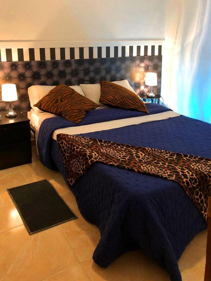 Bed and Breakfast La Reina De Gran Via - Parking Tph Мадрид Экстерьер фото